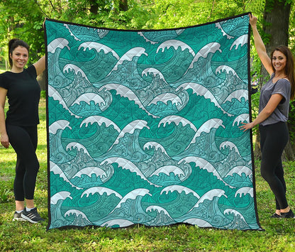 Surfing Wave Pattern Print Quilt