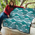 Surfing Wave Pattern Print Quilt