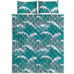 Surfing Wave Pattern Print Quilt Bed Set