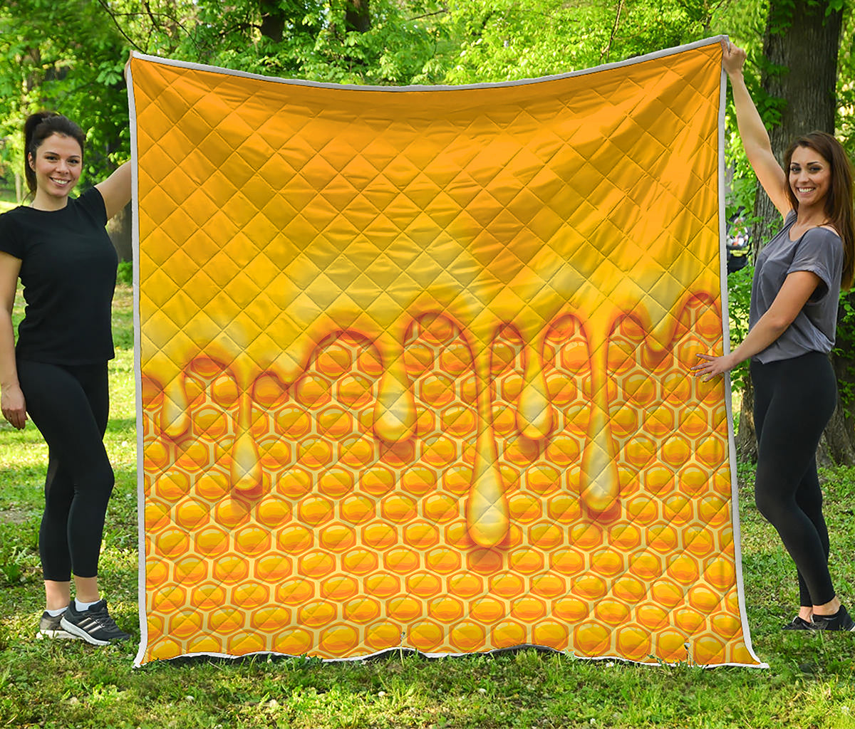 Sweet Honey Bee Hive Print Quilt