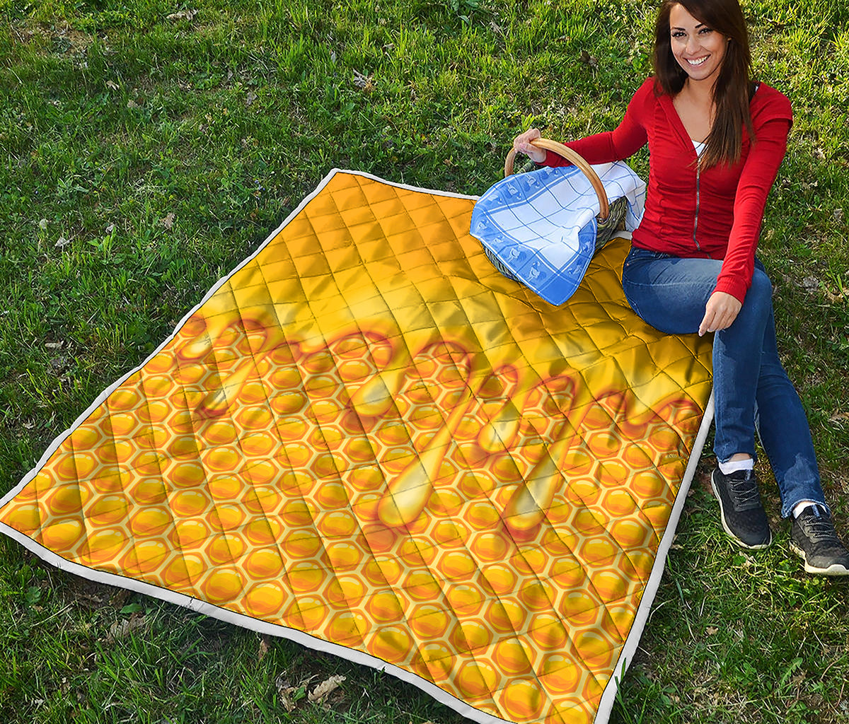 Sweet Honey Bee Hive Print Quilt