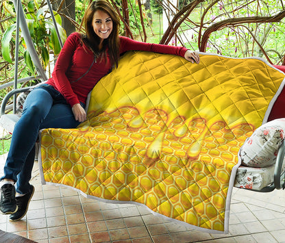 Sweet Honey Bee Hive Print Quilt