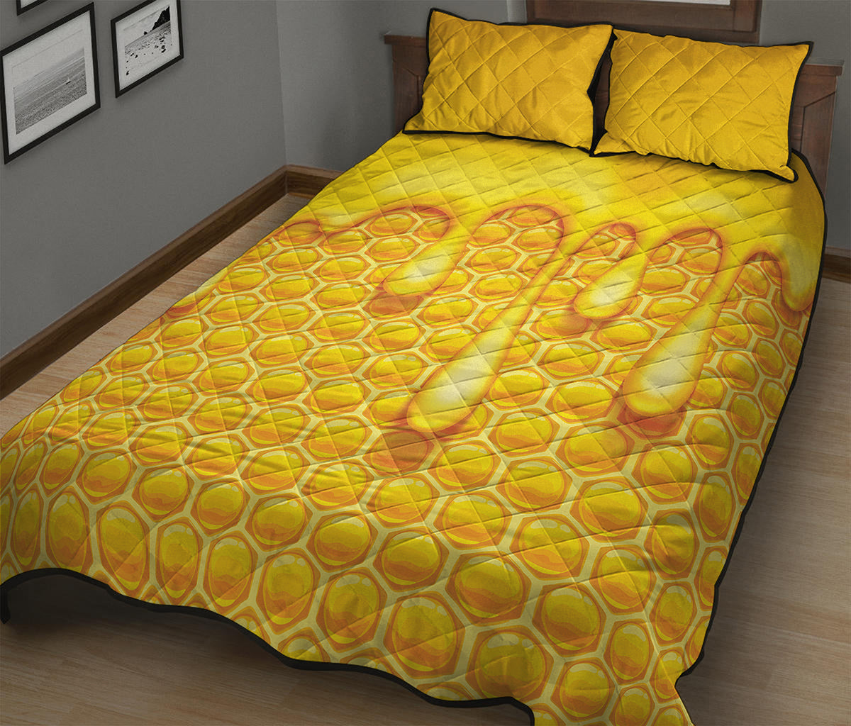 Sweet Honey Bee Hive Print Quilt Bed Set
