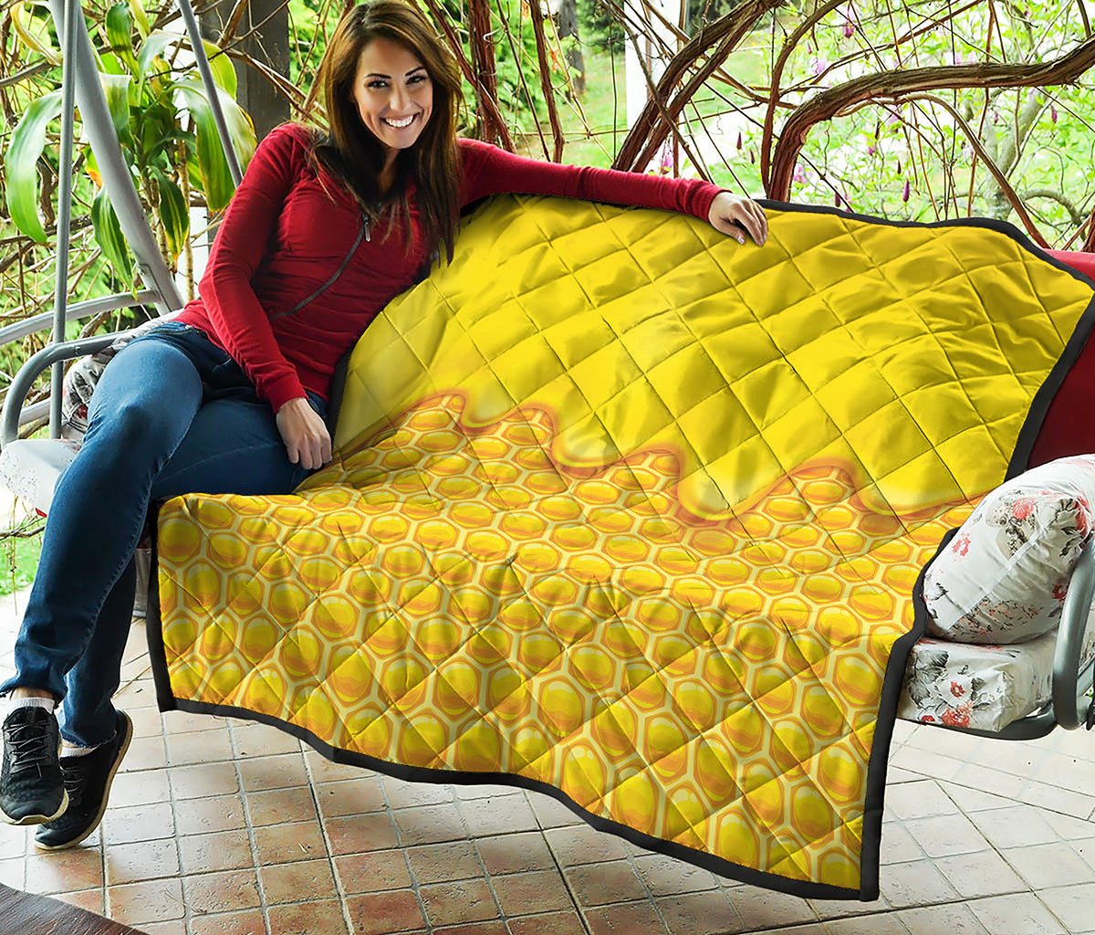 Sweet Honey Honeycomb Print Quilt