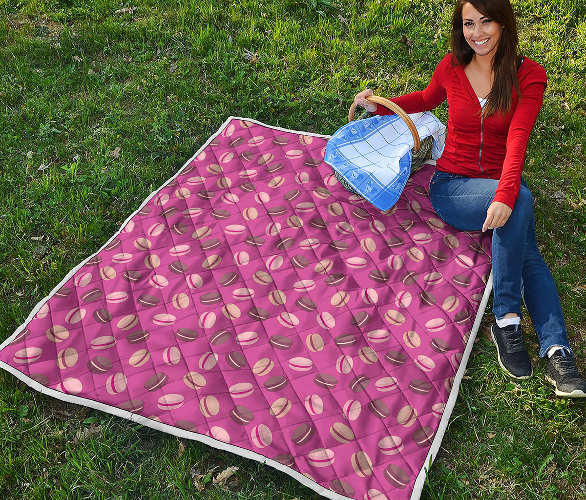 Sweet Macarons Pattern Print Quilt