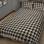 Tan And Black Houndstooth Pattern Print Quilt Bed Set