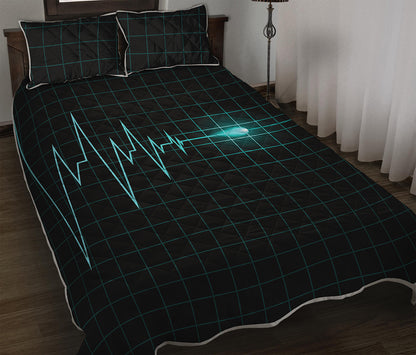 Teal Heartbeat Print Quilt Bed Set