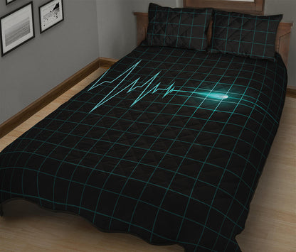 Teal Heartbeat Print Quilt Bed Set