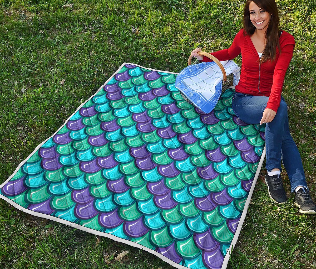 Teal Mermaid Scales Pattern Print Quilt