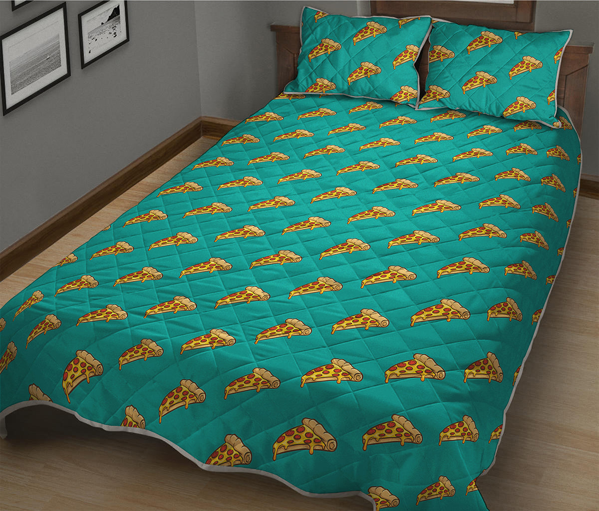 Teal Pizza Pattern Print Quilt Bed Set