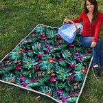 Teal Tropical Leaf Hawaii Pattern Print Quilt