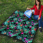 Teal Tropical Leaf Hawaii Pattern Print Quilt
