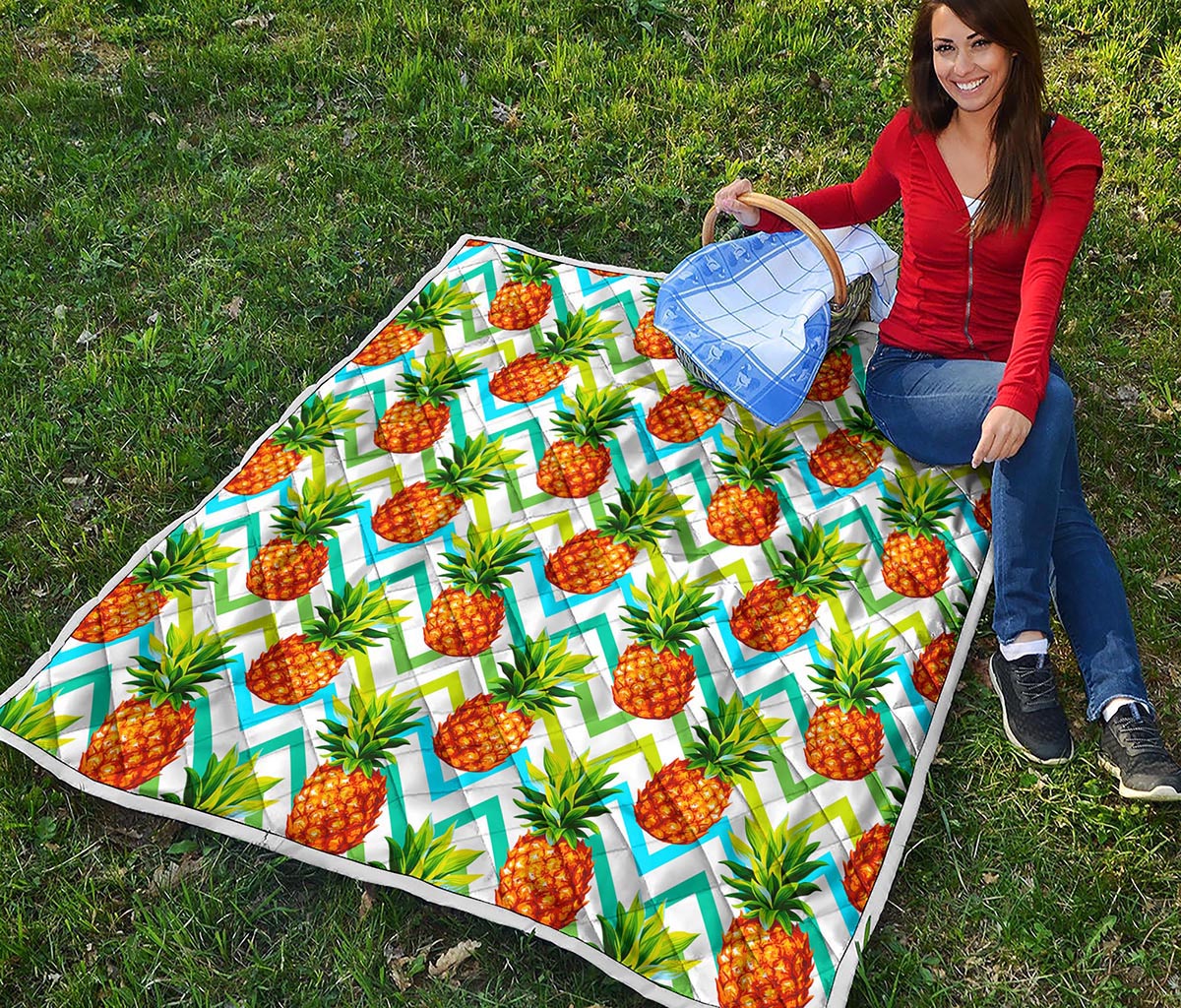 Teal Zig Zag Pineapple Pattern Print Quilt