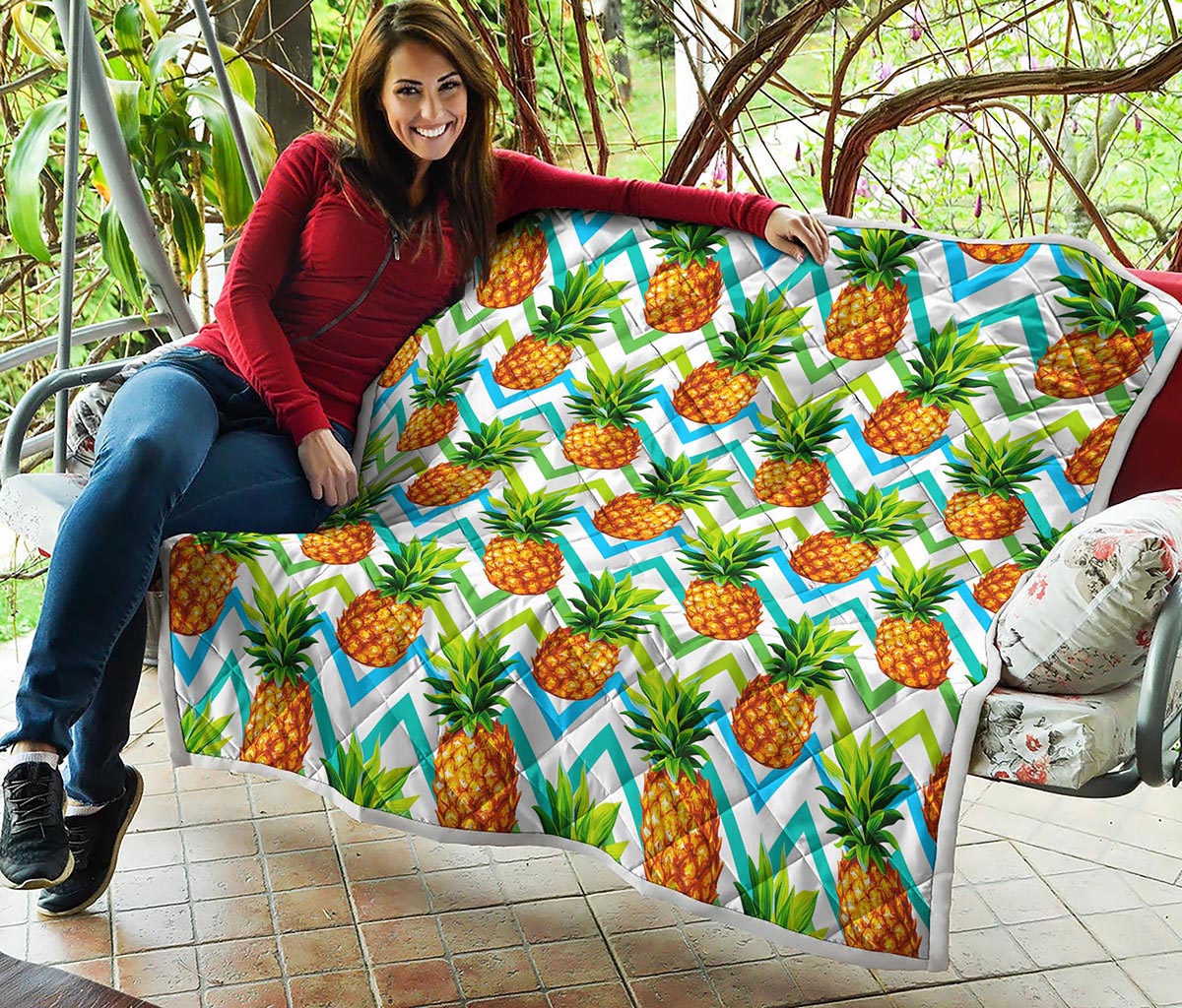 Teal Zig Zag Pineapple Pattern Print Quilt