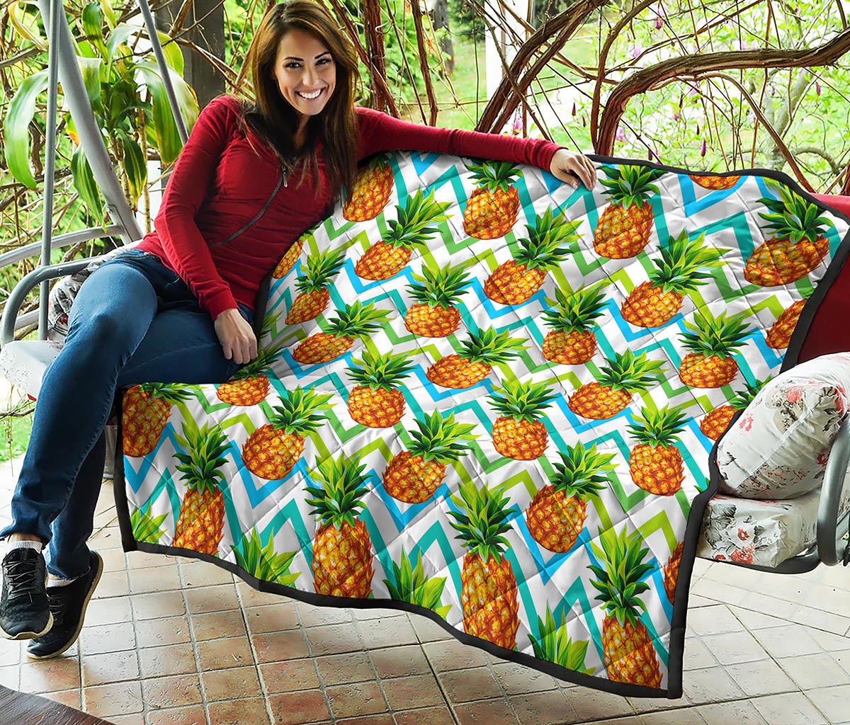 Teal Zig Zag Pineapple Pattern Print Quilt