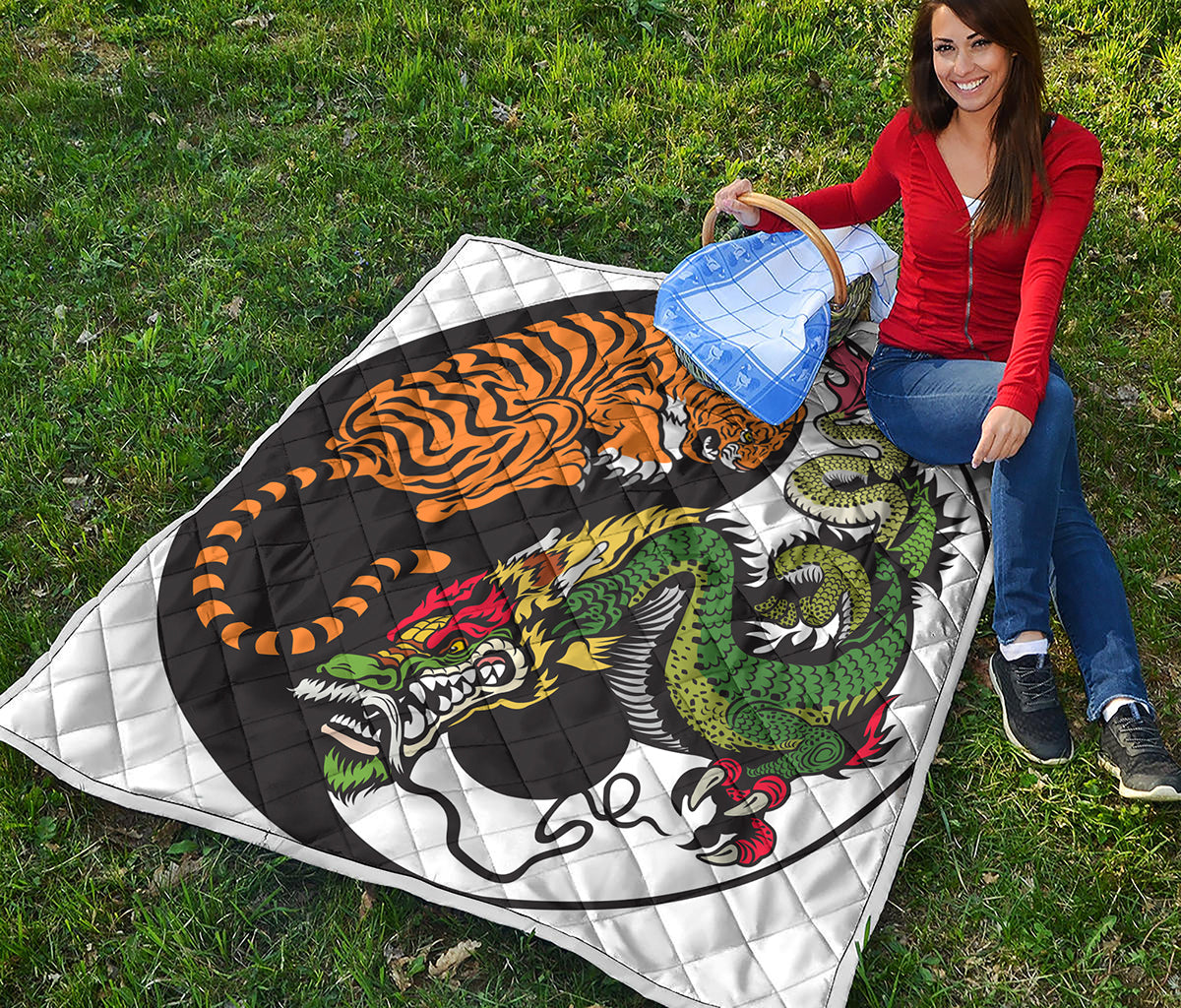 Tiger And Dragon Yin Yang Print Quilt