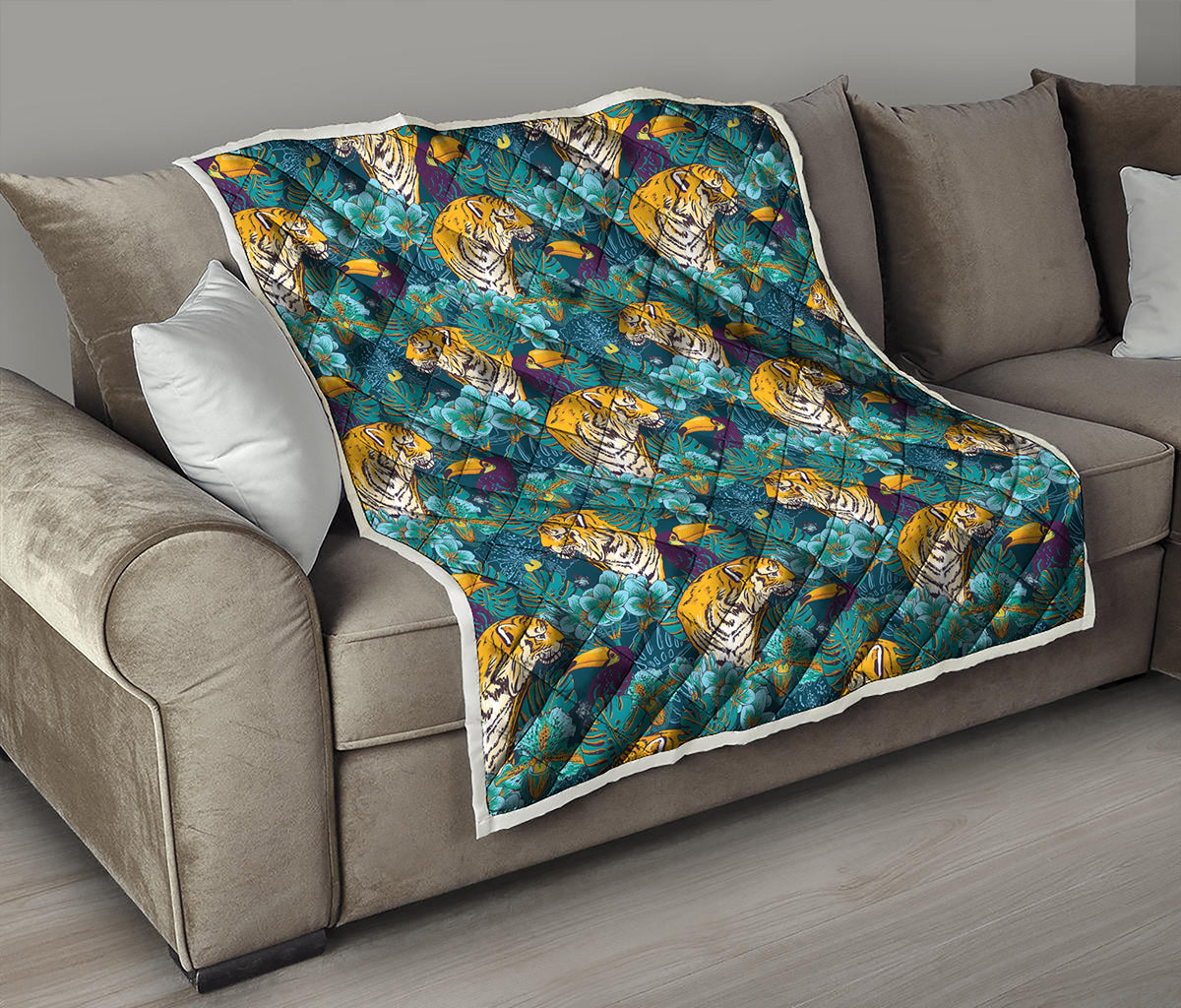 Tiger And Toucan Pattern Print Quilt
