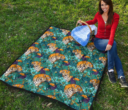 Tiger And Toucan Pattern Print Quilt