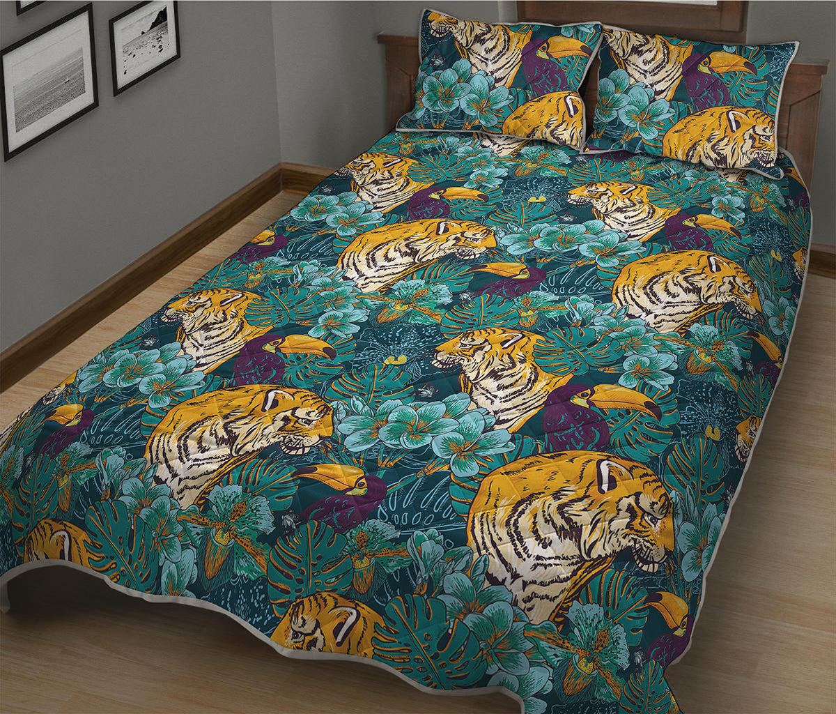 Tiger And Toucan Pattern Print Quilt Bed Set