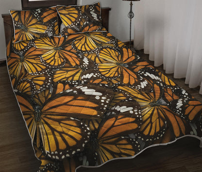 Tiger Monarch Butterfly Pattern Print Quilt Bed Set