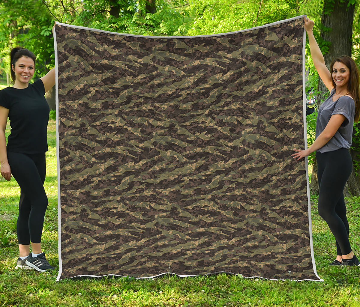 Tiger Stripe Camouflage Pattern Print Quilt