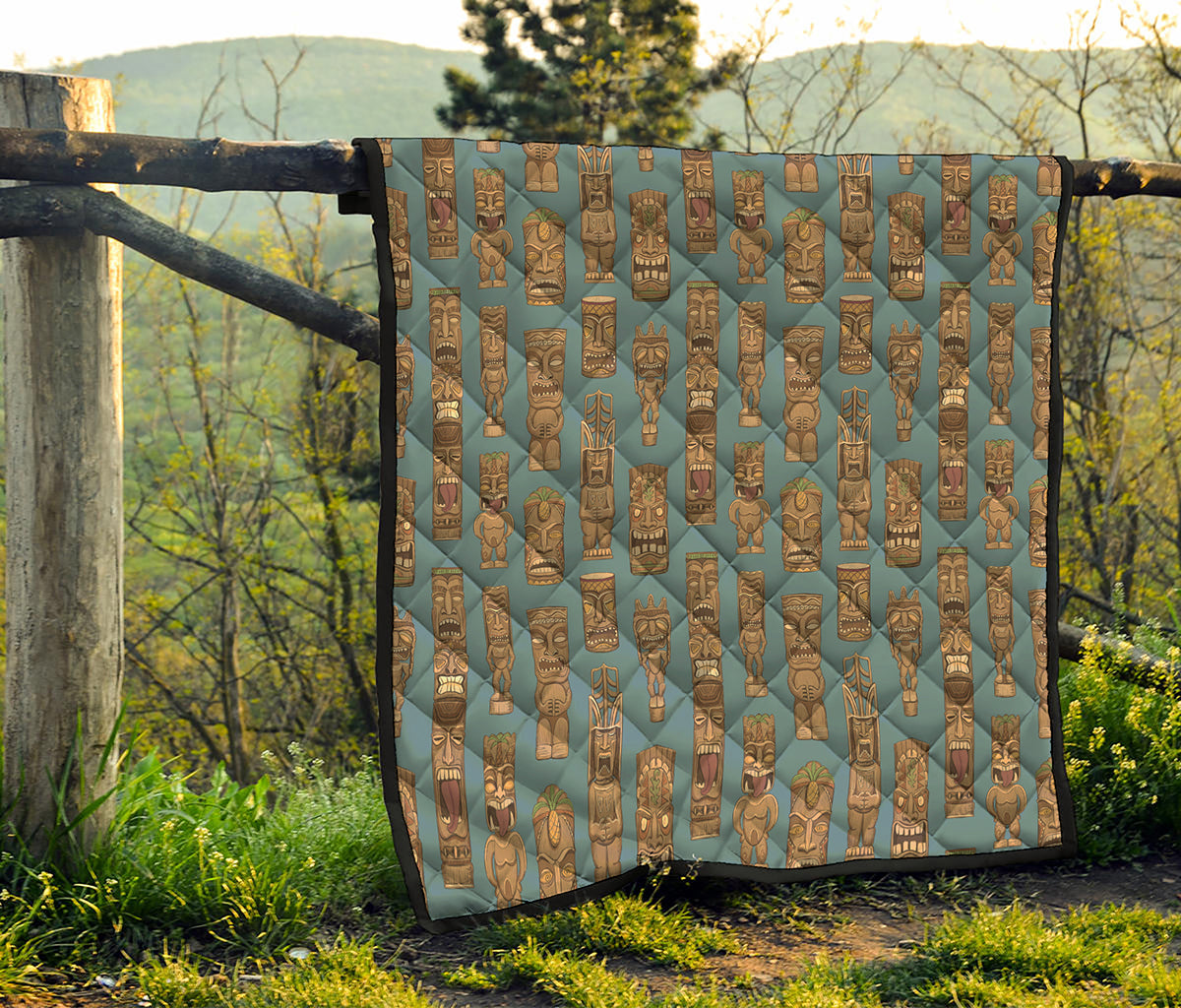 Tiki Totem Pattern Print Quilt