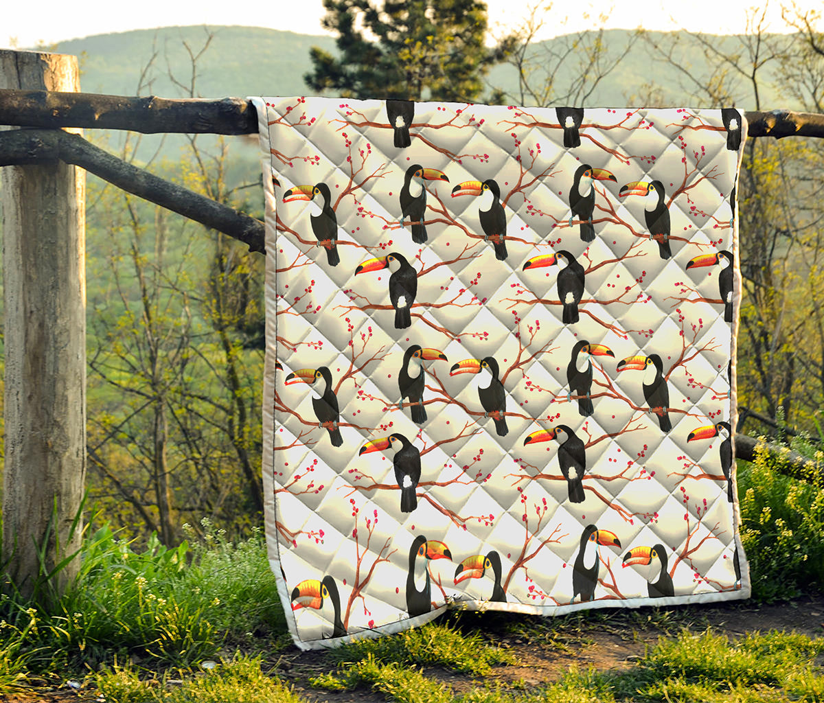 Toco Toucan Pattern Print Quilt