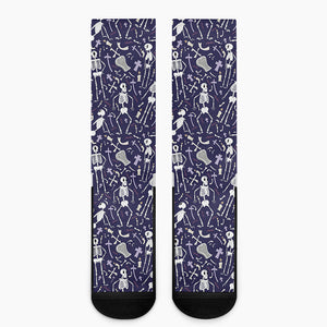 Tomb And Skeleton Pattern Print Crew Socks