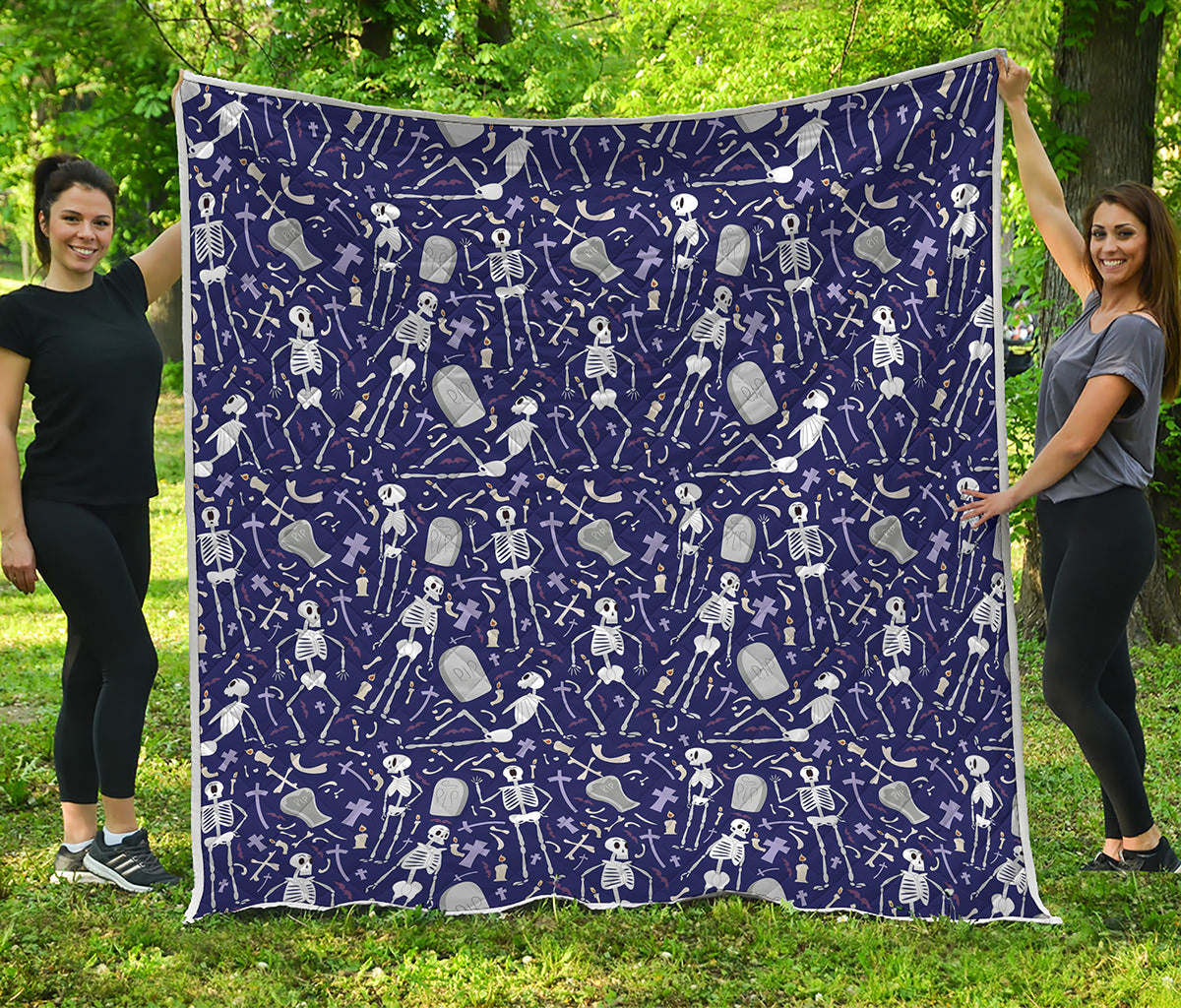 Tomb And Skeleton Pattern Print Quilt