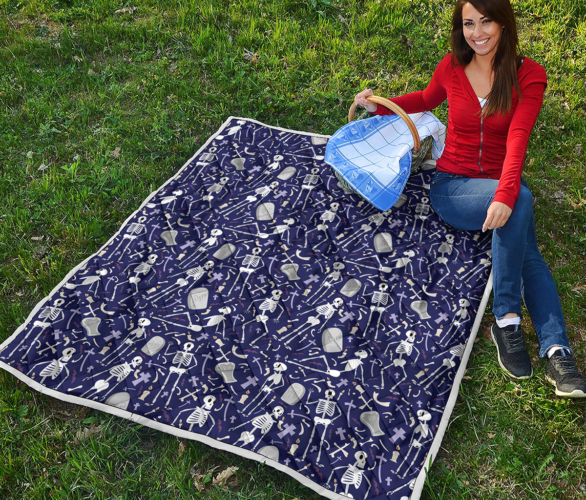 Tomb And Skeleton Pattern Print Quilt