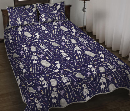 Tomb And Skeleton Pattern Print Quilt Bed Set