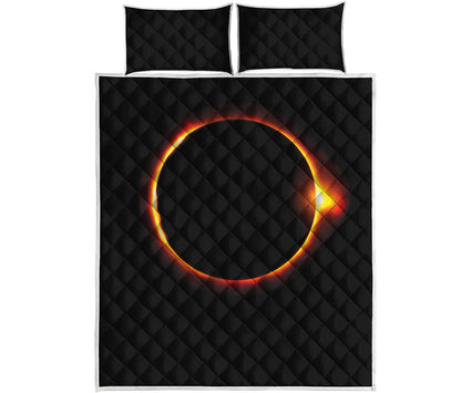 Total Solar Eclipse Print Quilt Bed Set