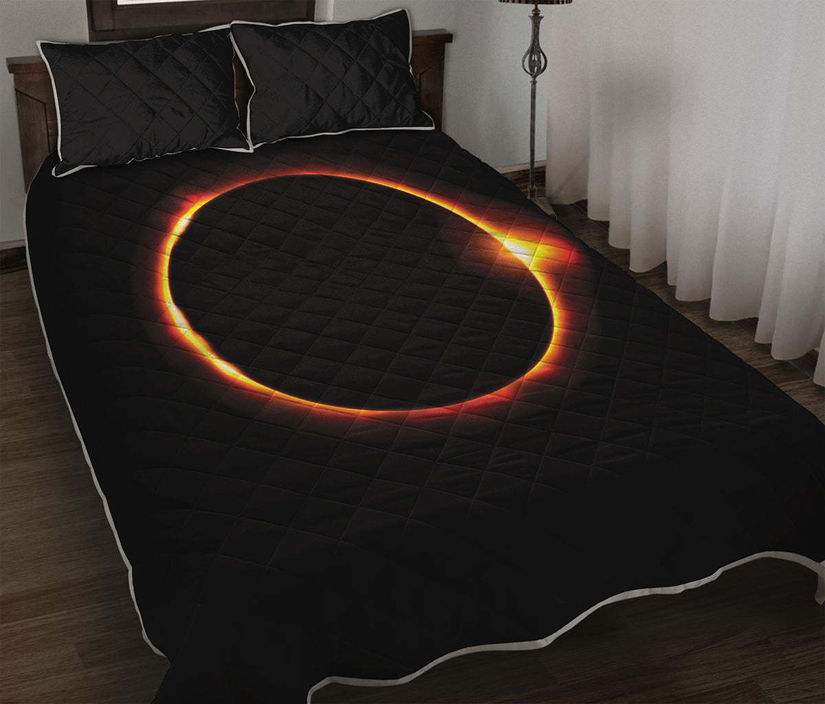 Total Solar Eclipse Print Quilt Bed Set