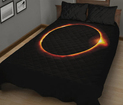 Total Solar Eclipse Print Quilt Bed Set