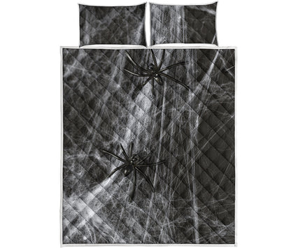 Toy Spiders And Cobweb Print Quilt Bed Set