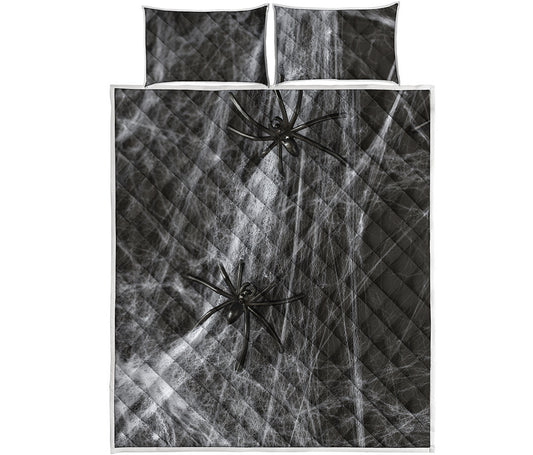 Toy Spiders And Cobweb Print Quilt Bed Set