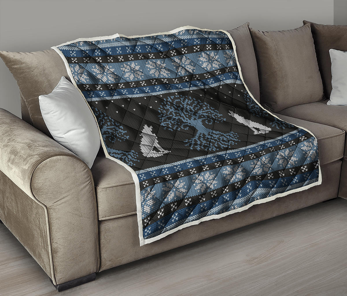 Tree Of Life And Howling Wolves Print Quilt