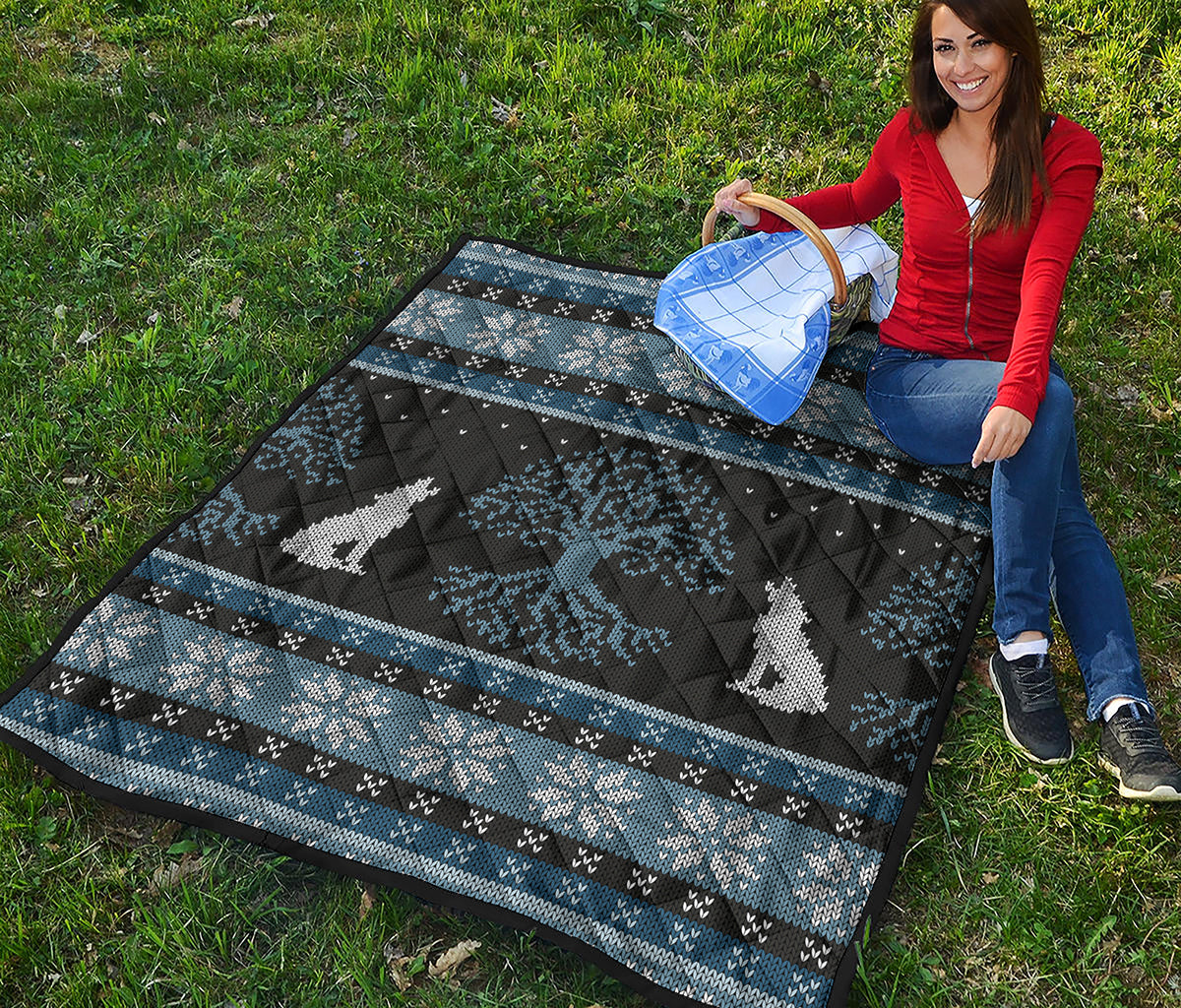 Tree Of Life And Howling Wolves Print Quilt