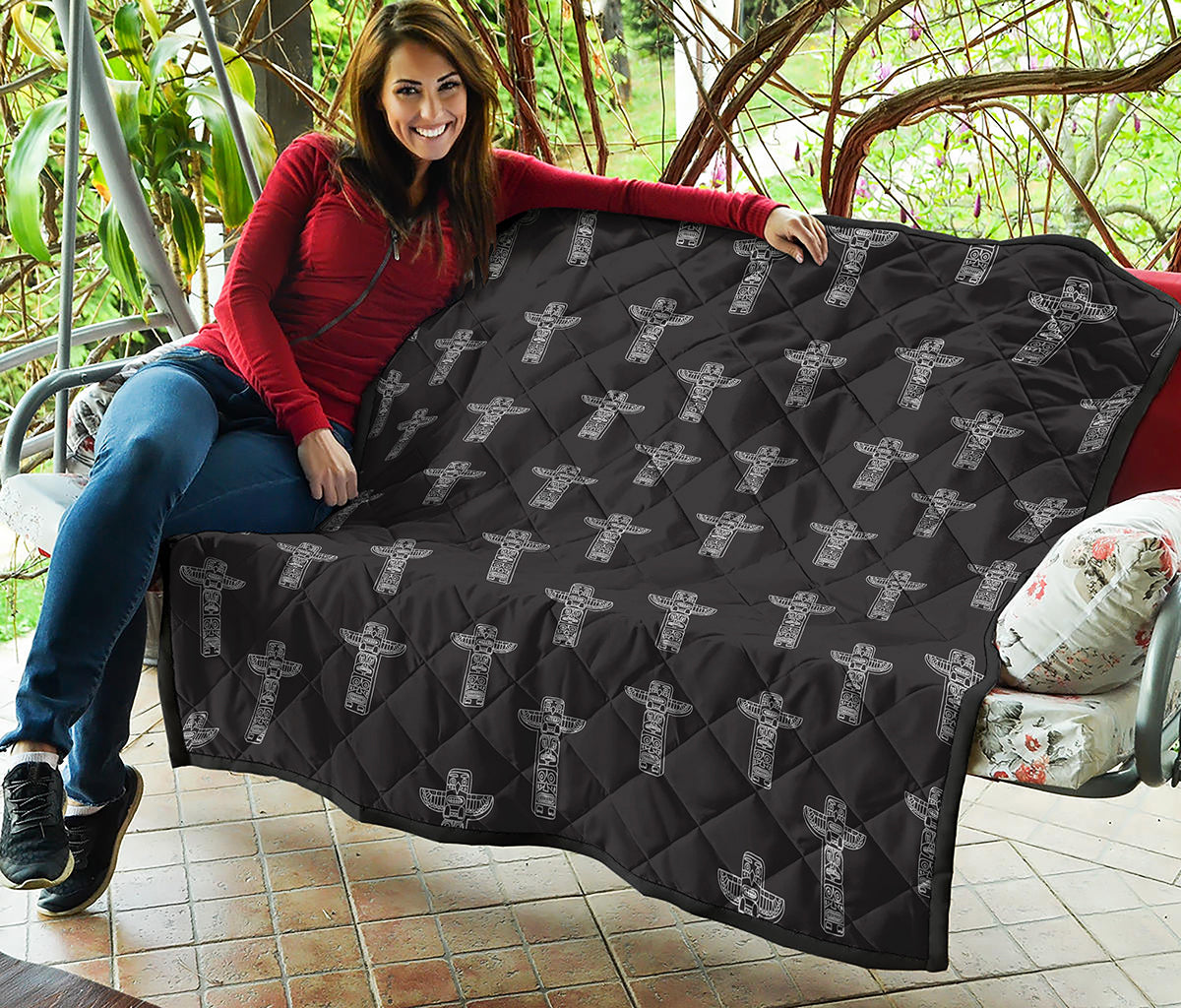 Tribal Totem Pattern Print Quilt