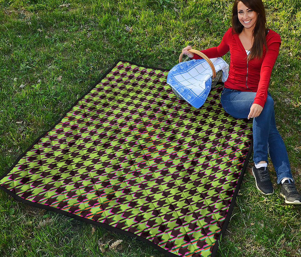 Trippy green Houndstooth Pattern Print Quilt