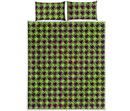 Trippy green Houndstooth Pattern Print Quilt Bed Set