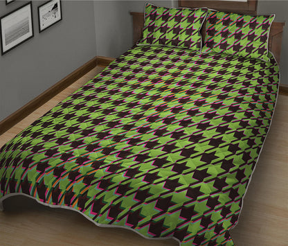 Trippy green Houndstooth Pattern Print Quilt Bed Set