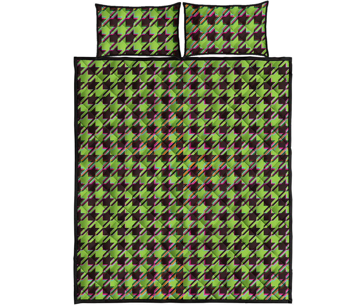 Trippy green Houndstooth Pattern Print Quilt Bed Set