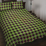 Trippy green Houndstooth Pattern Print Quilt Bed Set