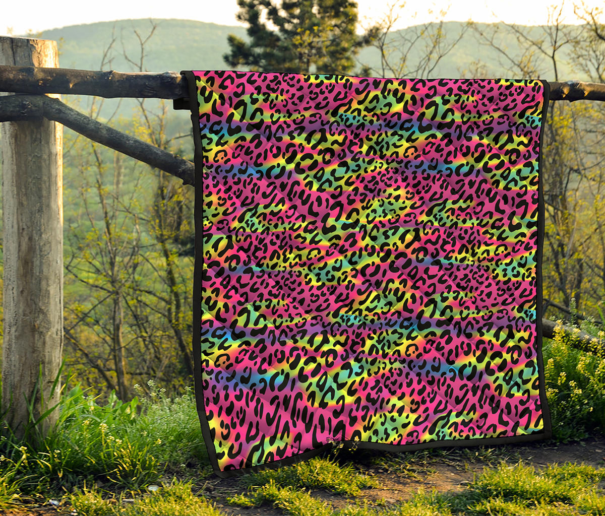 Trippy Psychedelic Leopard Print Quilt