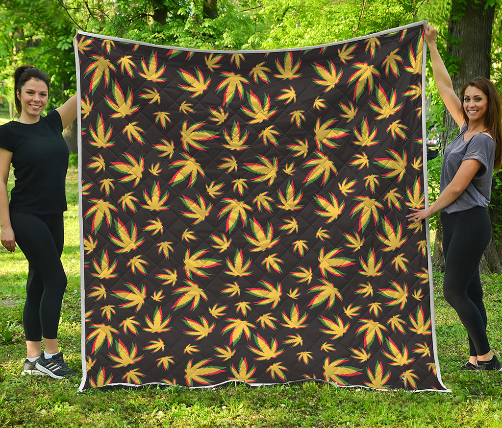 Trippy Weed Leaf Pattern Print Quilt
