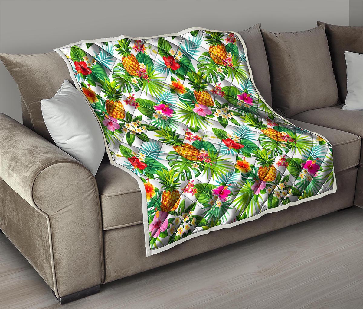 Tropical Aloha Pineapple Pattern Print Quilt