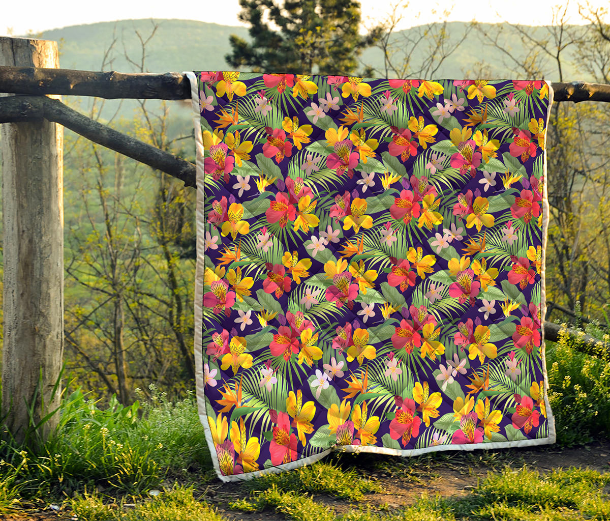 Tropical Alstroemeria Pattern Print Quilt