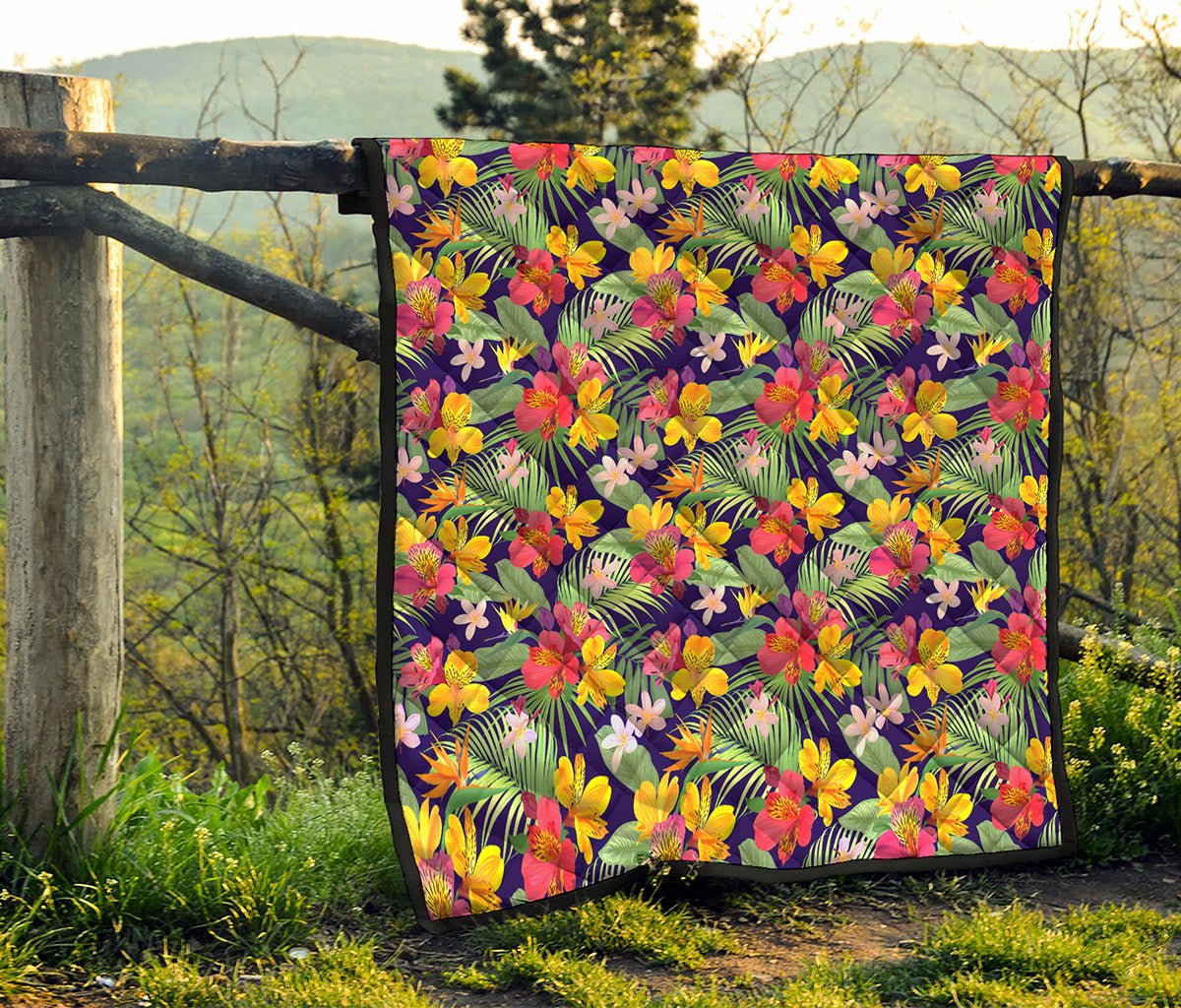 Tropical Alstroemeria Pattern Print Quilt