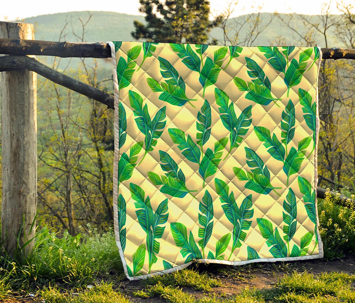 Tropical Banana Palm Leaf Pattern Print Quilt